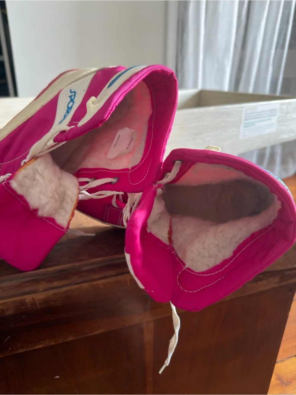 Vintage 80s Sporto Masters faux fleece lined high top apres-ski sneaker red-pink